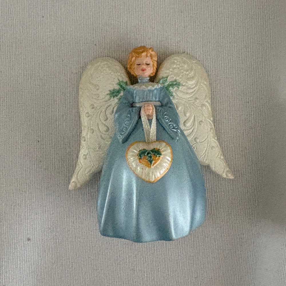 Vintage 1998 Hallmark‎ Blue Angel Figurine Heart Holly Christmas Decor 3.25 Inch